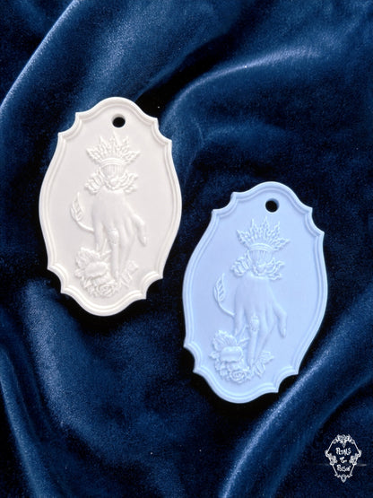 Gloomstone "Lucerna": A Wearable Fragrance Stone