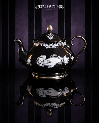 The Lucerna Teapot