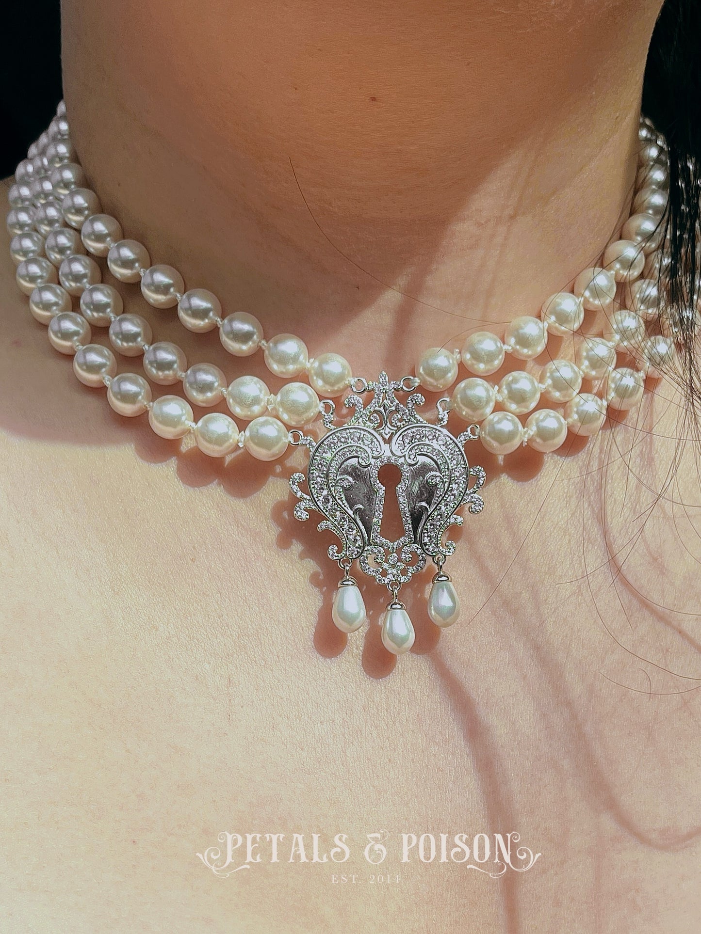 The "Baroness" Collar